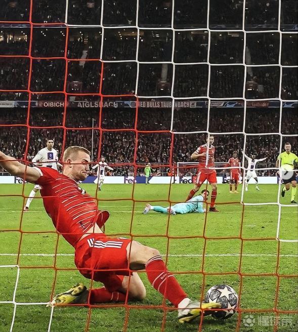 包含从巴黎圣日耳曼今晨刷新队史纪录到芝加哥公牛清晨门线救险，利物浦回应争议备战社区盾的词条